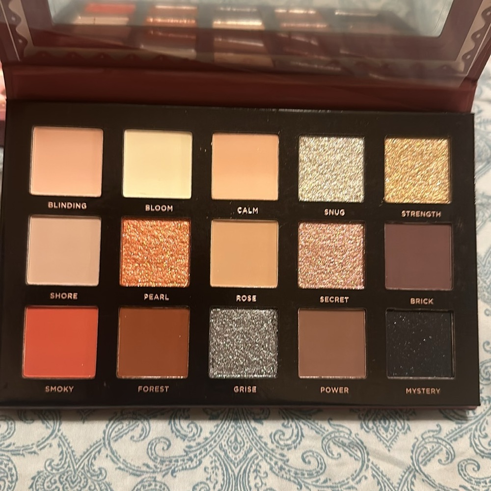 ACE BEAUTÉ Smoky Roses Eyeshadow Palette 🎨 NEW IN BOX never swatched FULL SIZE